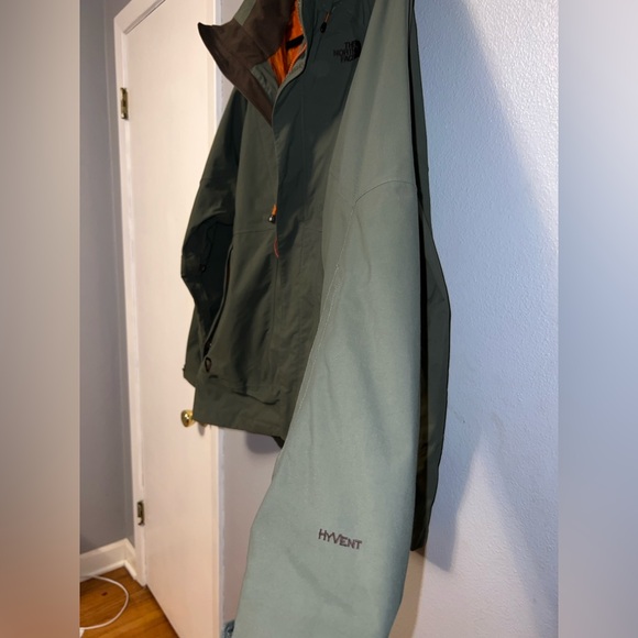 The North Face Men's Olive HyVent Performance Jacket - Picture 6 of 16